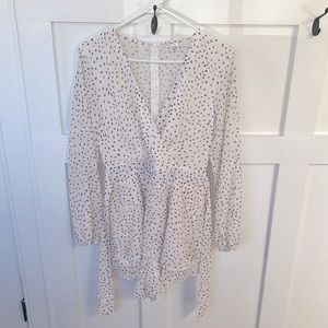 Crème and black dress/shorts